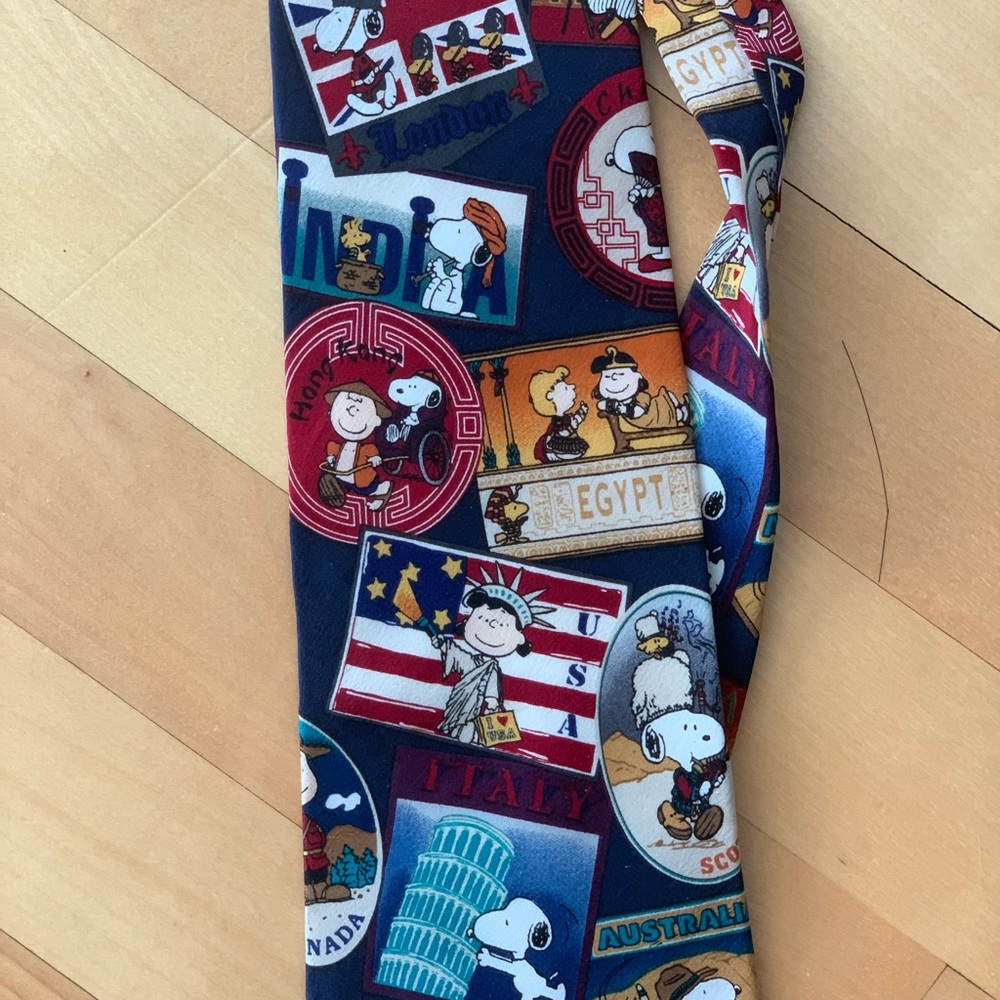 Cute and Original Peanuts tie for men excellent